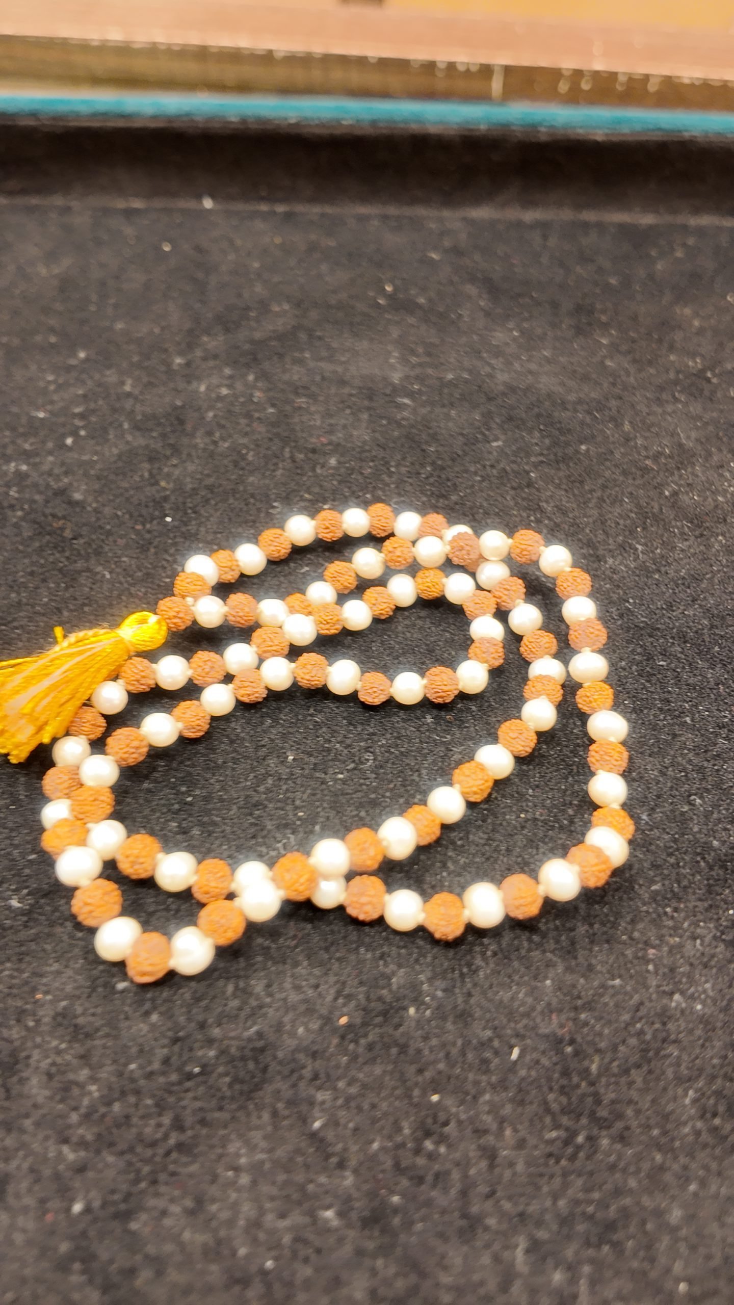Round White Sandalwood Beads – 15mm